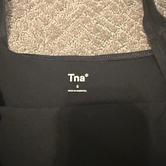 Aritzia TNA Laguna Tank - Picture 11 of 16